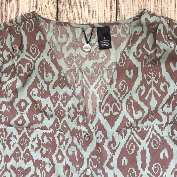 BKE Boutique Blouse Sheer V-Neck Button Front - Picture 2 of 6